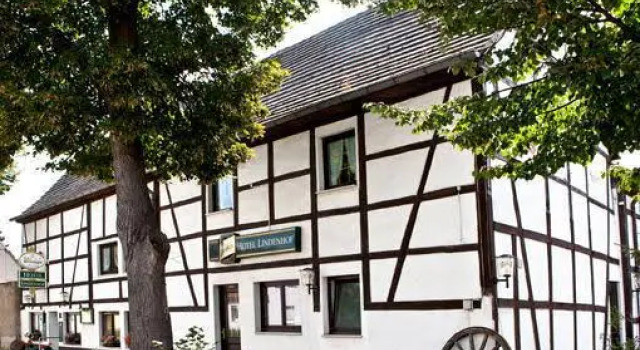 Hotel Lindenhof, Prenota Hotel Hotel a Garz con parcheggio, Parcheggio