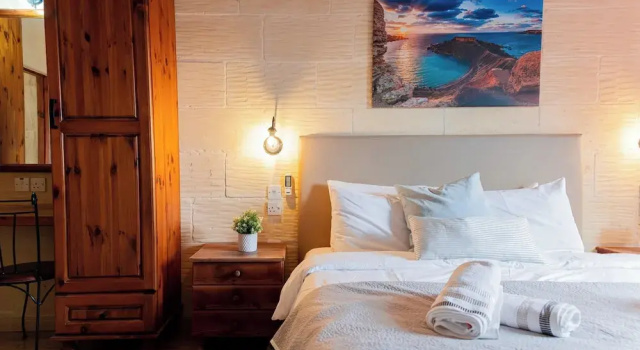 Вилла с балконом Villa Savona Sleeps 7 with Private Pool