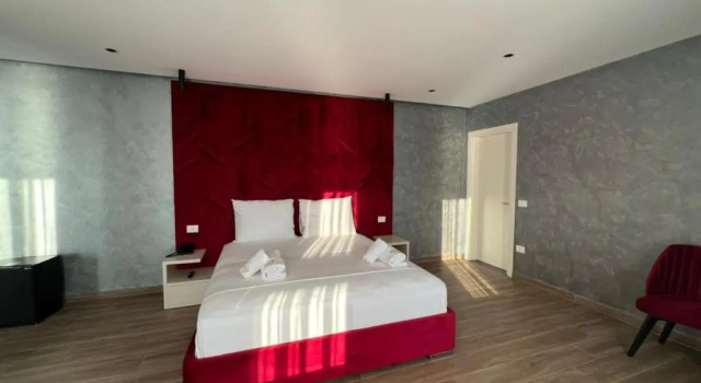 Люкс Deluxe Leon Hotel