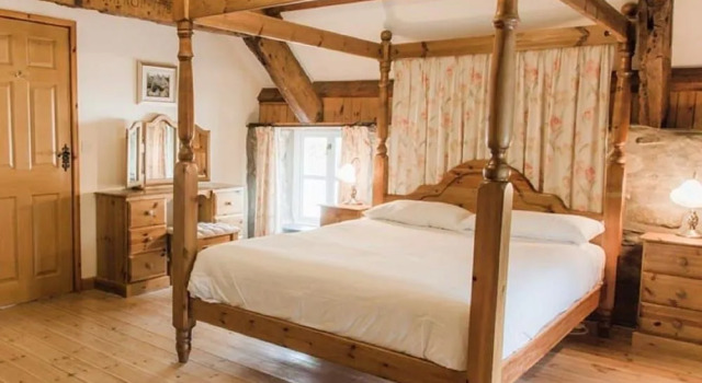 Gellifawr Woodland Retreat, Забронировать Отель Понтфаен 
