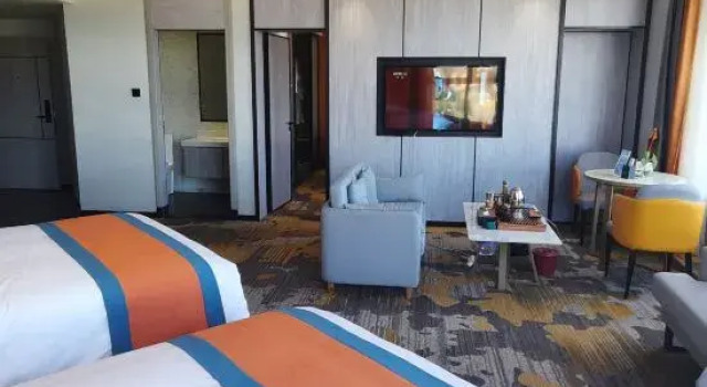 Трёхместный люкс Executive Qianmei Caca Anime Hotel (Longnan Sport Center)