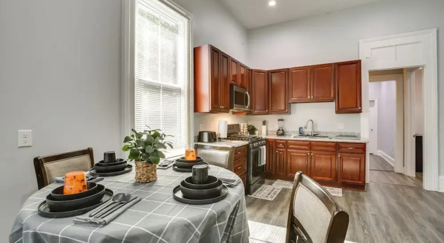 Коттедж 2 Mi to French Quarter: Walkable NOLA Home