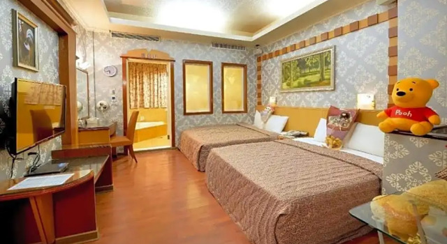 Четырёхместный номер Economy Holland Village Motel