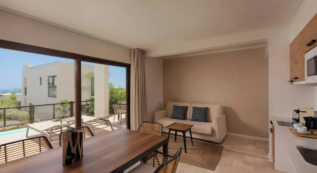 Вилла с 2 комнатами с балконом и с красивым видом из окна Four Points by Sheraton Costa Blanca Villas