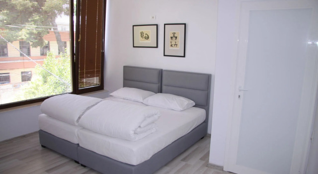 ART Hostel & Apartments