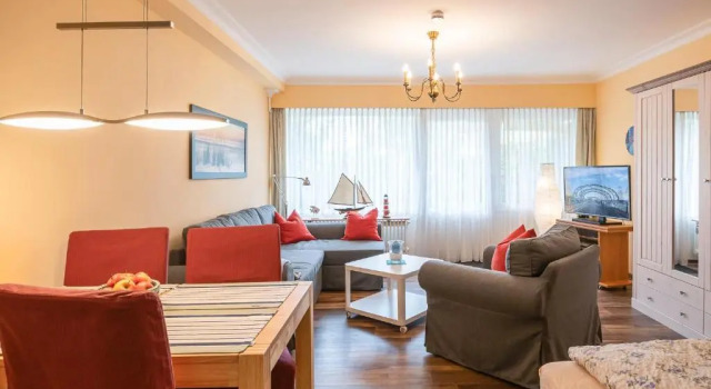 Waldstraße 8 Wohnung 2
