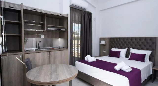 GERANI apartments, Rezervovat Apartmán Hotely v Epanomi s bazénem, Bazén