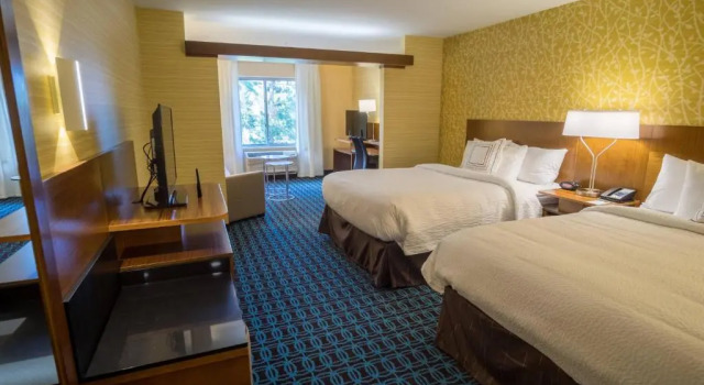 Двухместный люкс Fairfield Inn & Suites by Marriott Wisconsin Dells