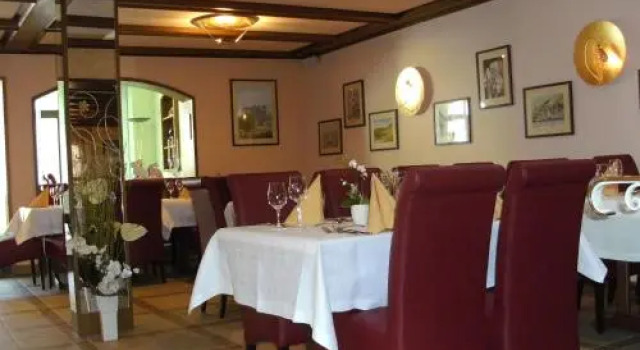 Weinhotel Hubertus Garni, Забронировать Отель Клоттен Мозель - Германия