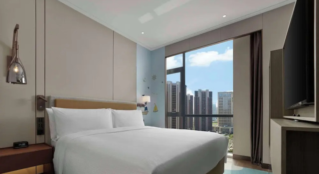 Двухместный номер Deluxe Doubletree By Hilton Yantai Golden Coast Hotel & Suites