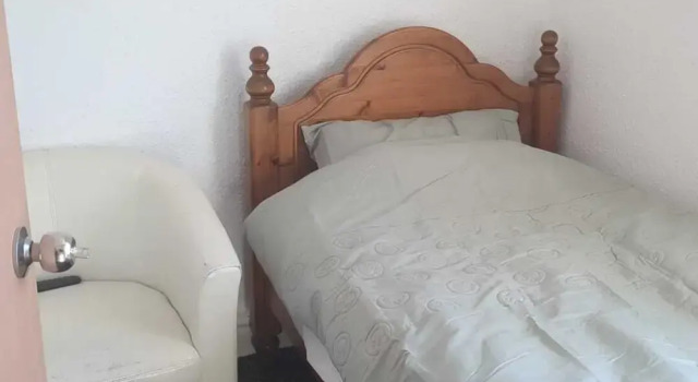 2 Bed-sleeps 3-free Parking-5 Min To Beach