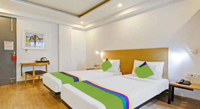 Treebo Ahinsa Residency Sohna Road, Rezerwuj Hotel Hotele w Haryana z basenem, Basen