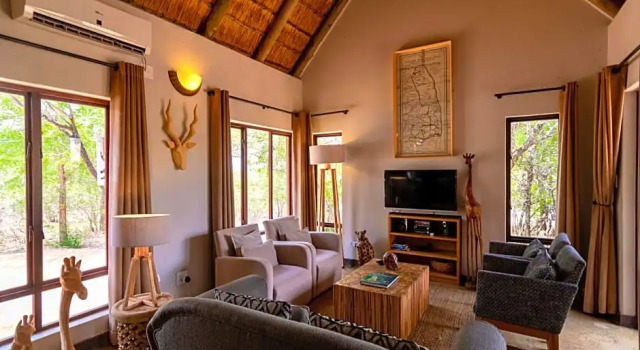 Giraffe Lodge, Prenota Hotel Hoedspruit 
