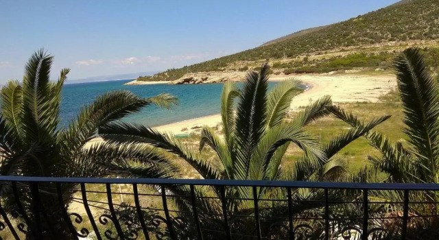 Апартаменты Maries sea view house