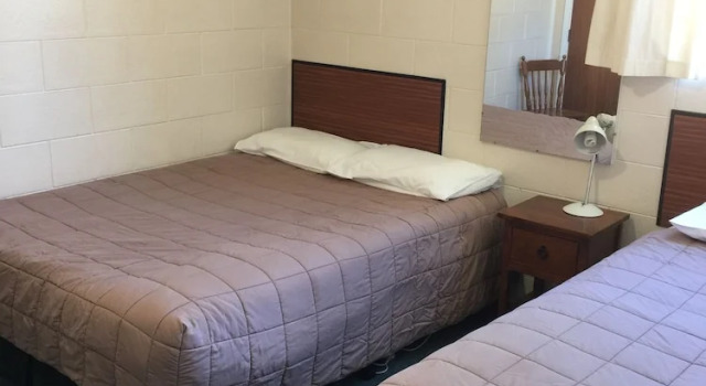 Семейный люкс с 2 комнатами Milton Chalet Motel