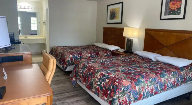 Cedar Creek Inn, Book Hotel Bertram Texas Hill Country