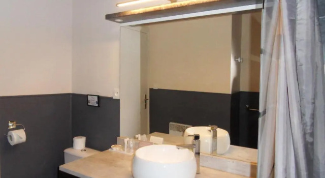 Двухместный номер Standard Logis Hôtel Restaurant Les Aubuns