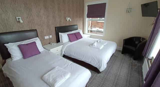 Трёхместный номер Standard Palm Court Hotel