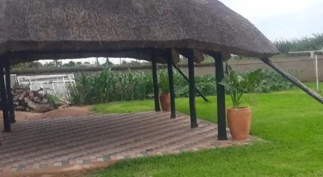 Inviting 2 Bed House in Bulawayo, Забронировать Отель Булавайо Зимбабве
