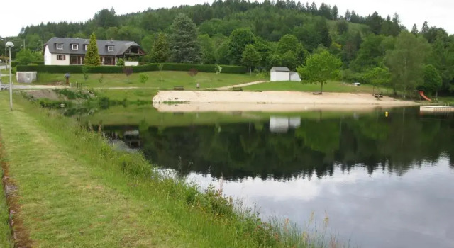 La maison, Rezerwuj Hotel Tarnac Correze