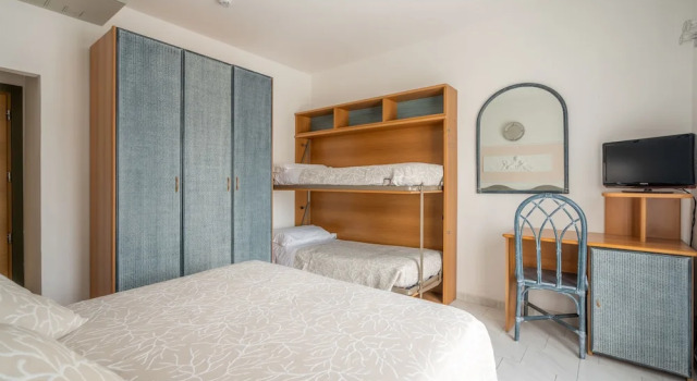 Четырёхместный номер Standard с балконом Royal Boutique Hotel NUOVA GESTIONE