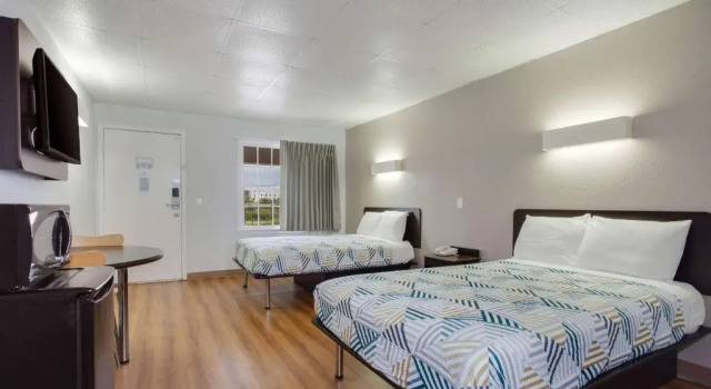 Четырёхместный номер Standard Motel 6-Walterboro, SC