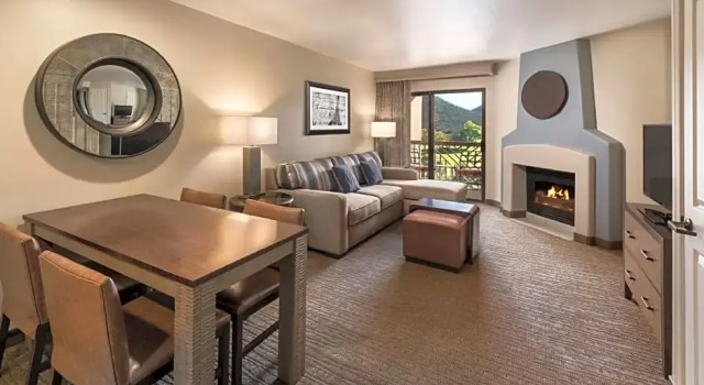 Двухместный номер Standard с видом на поле для гольфа Hilton Sedona Resort at Bell Rock