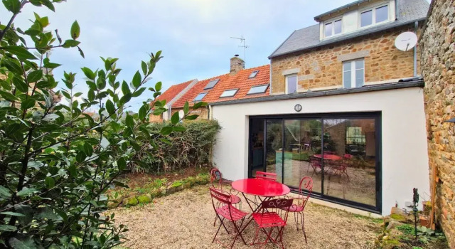 Коттедж Charming Holiday Home, in the Heart of the bay of Mont St. Michel