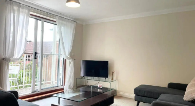 BEST PRICE - AMAZING 2 Bed 2 Bath - 4 Singles or Super King beds, 10 min walk to city centre, Smart Tv, Ensuite, Balcony, FREE PARKING, Boek Hotel Hotels in Hampshire met parkeren, Parkeren