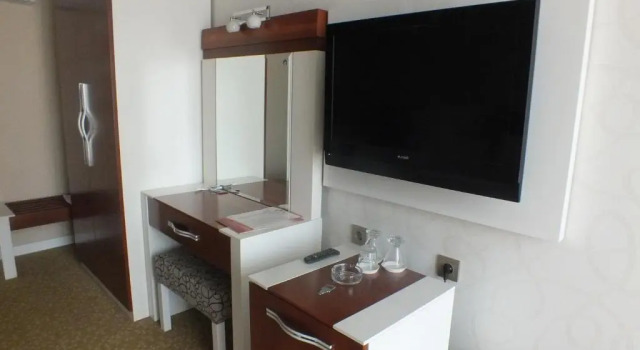 Трёхместный номер Standard Grand Ahos Hotel