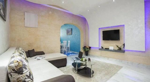 Apartment Lampion, Book Lejlighed Hoteller i Kotor Riviera med parkering, Parkering