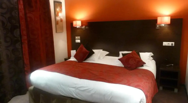 Двухместный номер Comfort Hôtel Restaurant Les Coquelicots, The Originals Relais