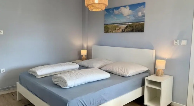 Коттедж Coastal Hideaway Bungalow With Garden