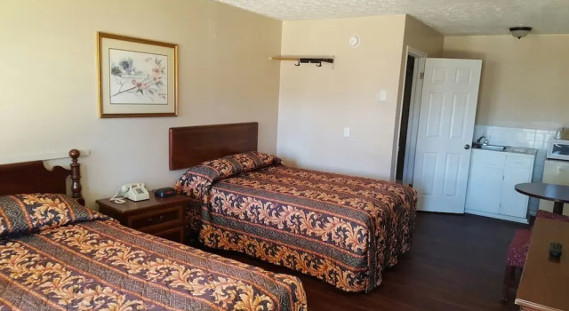 Четырёхместный номер Classic Park n Stay Inn