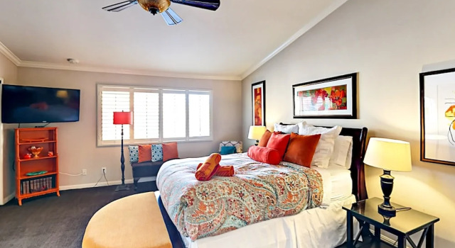 2BR Palm Springs Townhouse Hideaway by RedAwning, Забронировать Отель Отели Палм-Спрингса 3 звезды, рядом с Agua Caliente Casino, 3*
