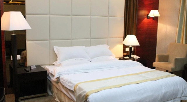 Yifa Business Hotel, Boek Hotel Hotels in Guangdong met parkeren, Parkeren