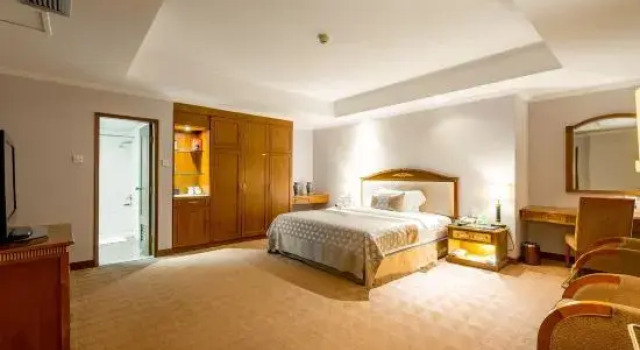 Люкс Chuxiong WeishengXiongbao Hotel