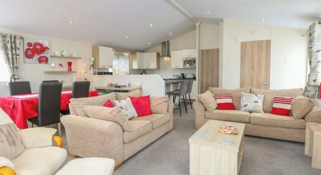 21 Norman Drive Lodge