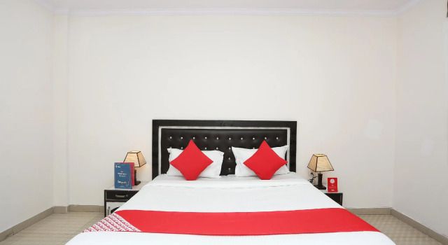 OYO 30107 Hotel Black Stone