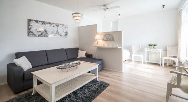 Студия Luxury River Apartments