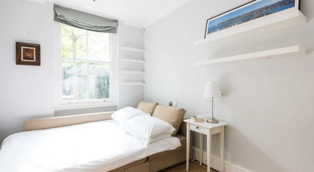Beautiful 2BR Home With Conservatory and Garden