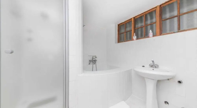 Коттедж Beachside 2BD Home in the Heart of Sea Point!