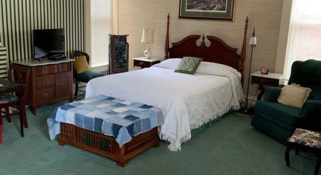 Люкс с красивым видом из окна L&N Bed and Breakfast Ltd
