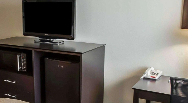 Четырёхместный номер Standard Quality Inn Chesterton near Indiana Dunes National Park I-94