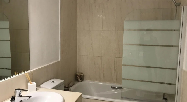 Апартаменты с 2 комнатами с балконом и с видом на море MI CAPRICHO C16 Luxury apartment on the beachfront