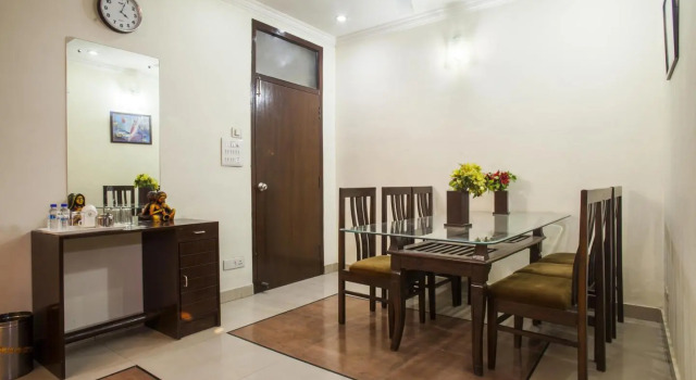 Люкс Hotel Om Paradise Near IGI Delhi Airport
