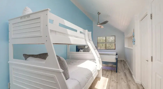 Bright & Airy Myrtle Beach Condo: 1 Block to Ocean, Rezerwuj Apartament Myrtle Beach Grand Strand
