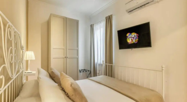 Коттедж c 1 комнатой с балконом Atrhome Penthouse Frattina