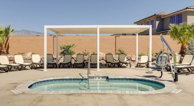 Апартаменты Home with Patio, 37 Mi to Zion National Park