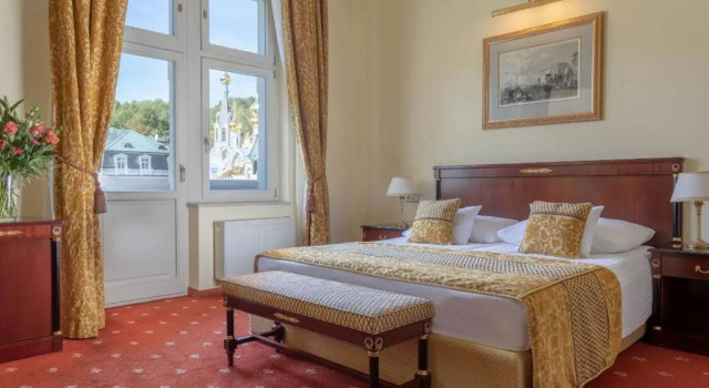 Двухместный номер Deluxe с балконом Savoy Westend Hotel